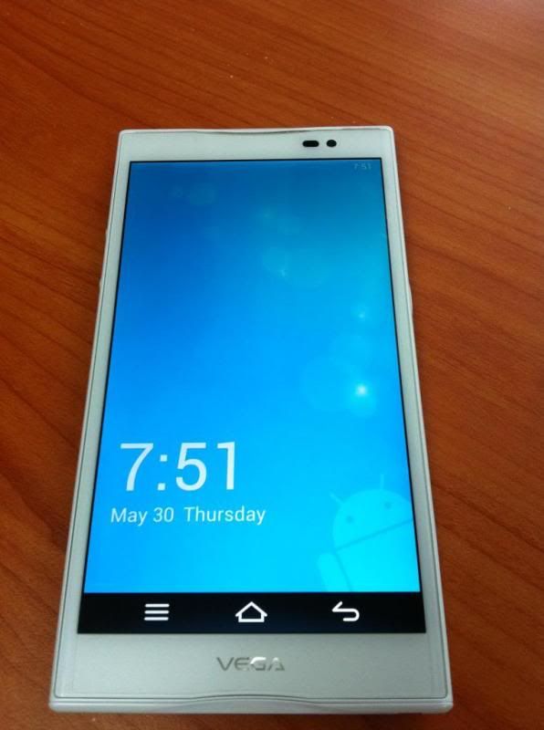 Chỉ bán trong ngày. Sky 860 3tr3____xperia u 1tr4