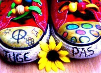 208366convirse.jpg colorfull peace n love image by dyanizha