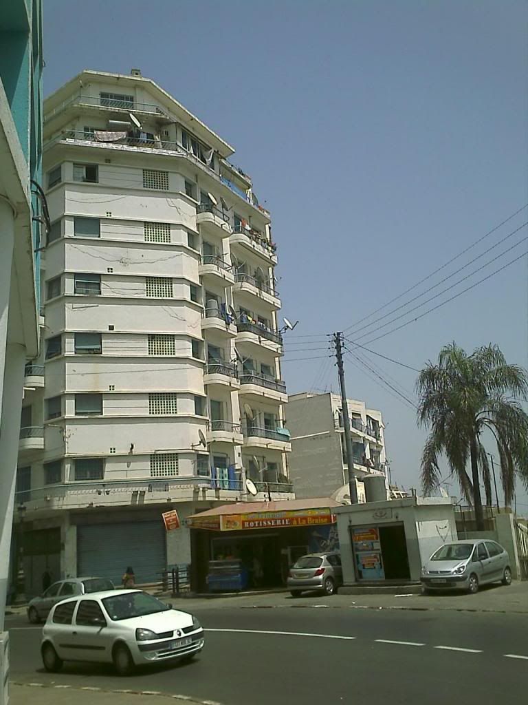 IMAGE: http://i134.photobucket.com/albums/q84/coolershaka/Algiers%20July%202007/IMAGE_175.jpg
