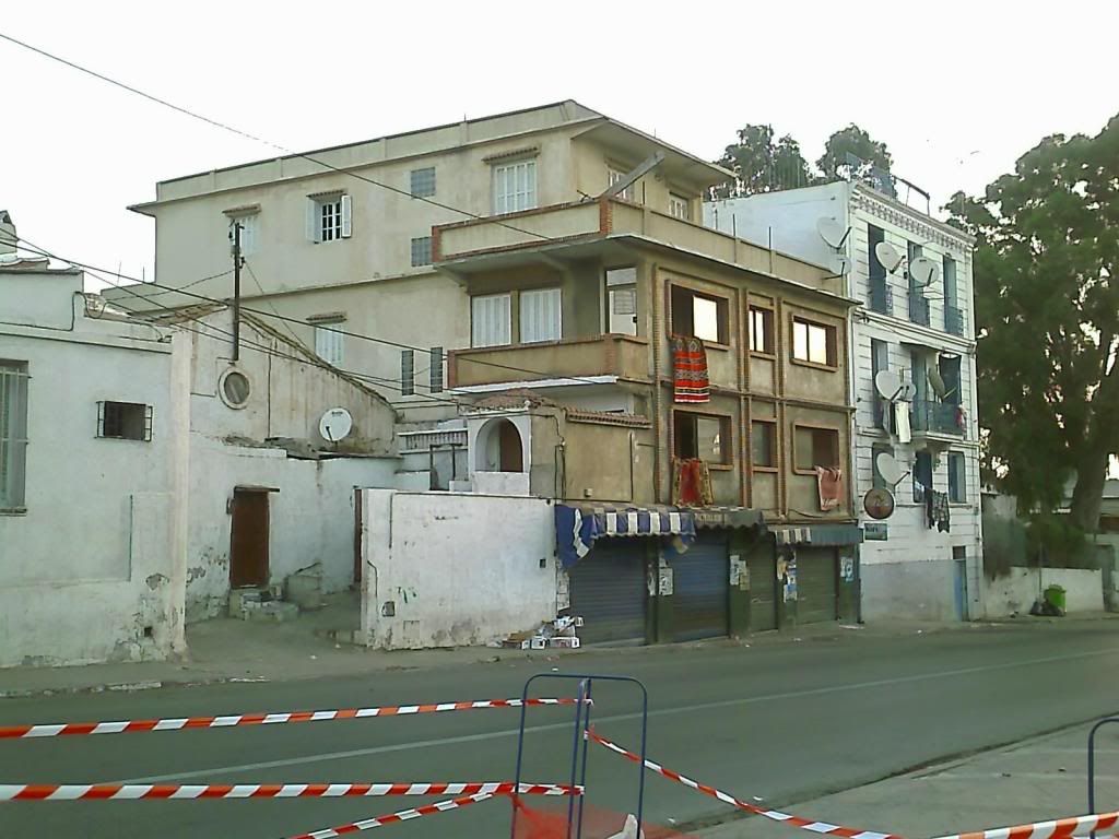 IMAGE: http://i134.photobucket.com/albums/q84/coolershaka/Algiers%20July%202007/IMAGE_237.jpg
