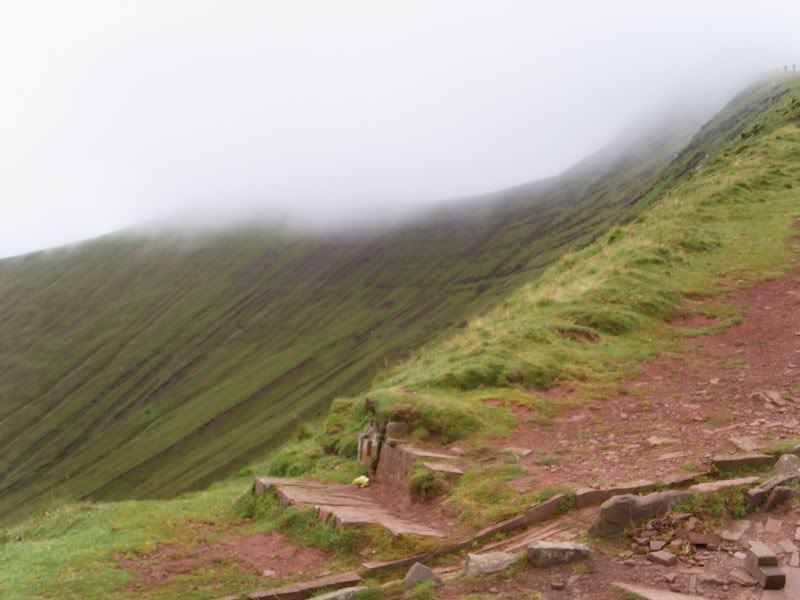 IMAGE: http://i134.photobucket.com/albums/q84/coolershaka/Brecon%20Beacons%20Sep%201st%202007/CornDu_and_PenYFan-reduced.jpg