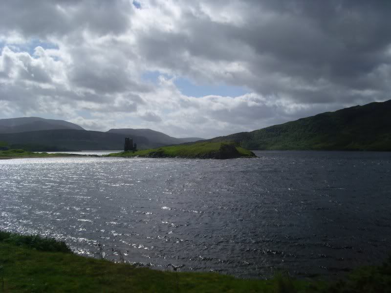 IMAGE: http://i134.photobucket.com/albums/q84/coolershaka/Scottish%20Highlands%20August%202007/ArdwyckCastleLochAssynt-red.jpg