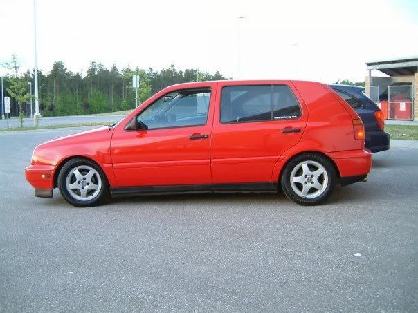 http://i134.photobucket.com/albums/q84/slidewaysRPS13/1994%20VW%20Golf/2.jpg