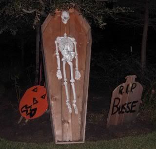 [Linked Image from i134.photobucket.com]