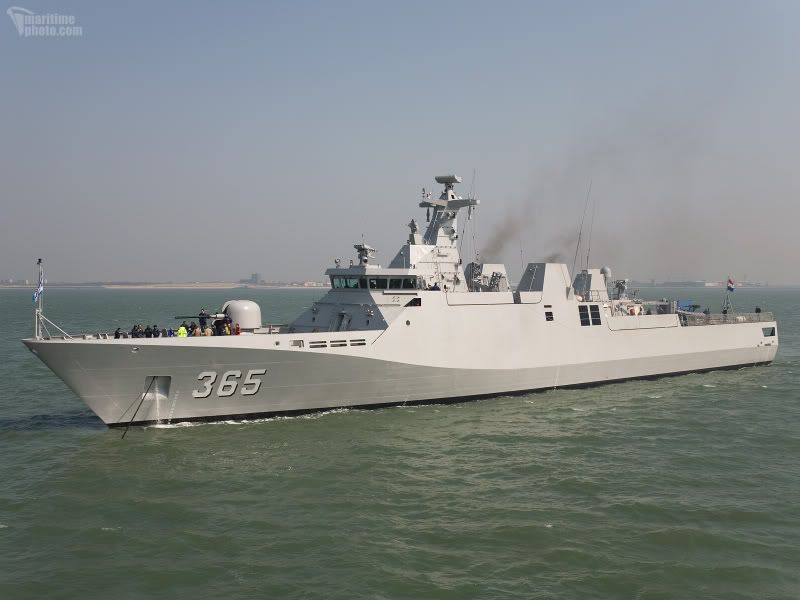 http://i134.photobucket.com/albums/q93/ambalat/Sigma%20corvettes/kri-diponegoro-1600-1200.jpg