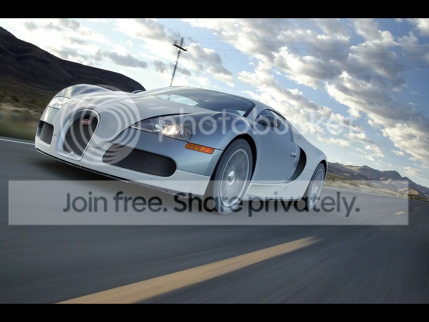 2007-Bugatti-Veyron-Front-Angle-Spe.jpg