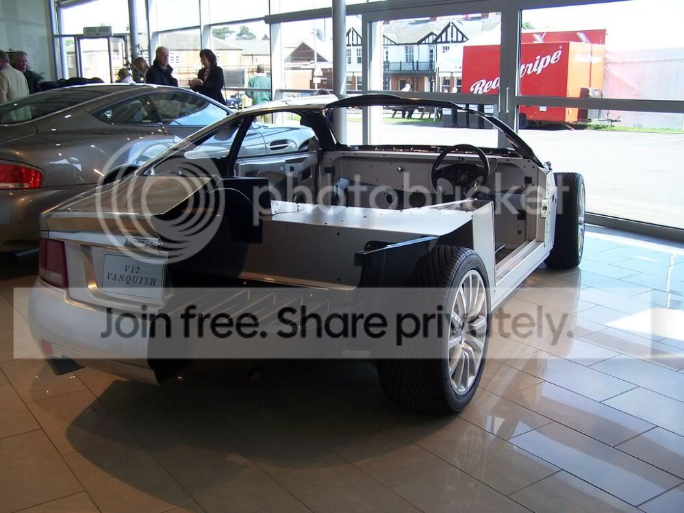 aston-martin-001.jpg