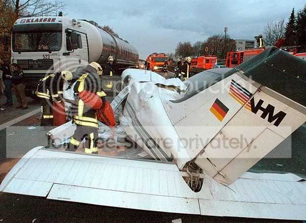 bizarre_crash_001.jpg