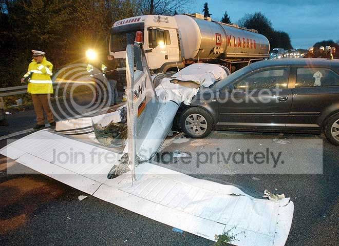 bizarre_crash_003.jpg