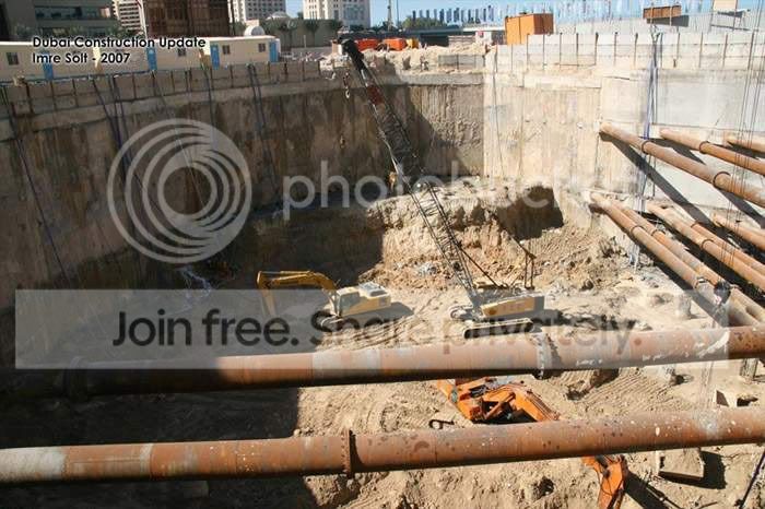 dubai-pool-001.jpg