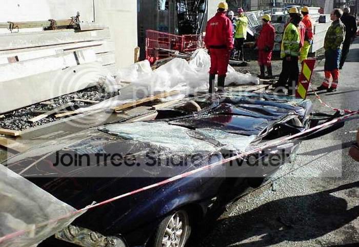 smashed_bmw_004.jpg