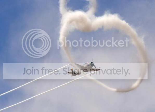 plane_trails_001.jpg