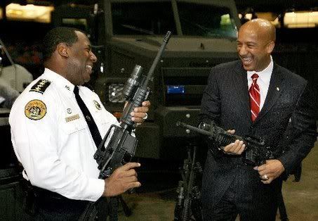 https://i134.photobucket.com/albums/q82/mechanix202/idiot_and_henchman.jpg