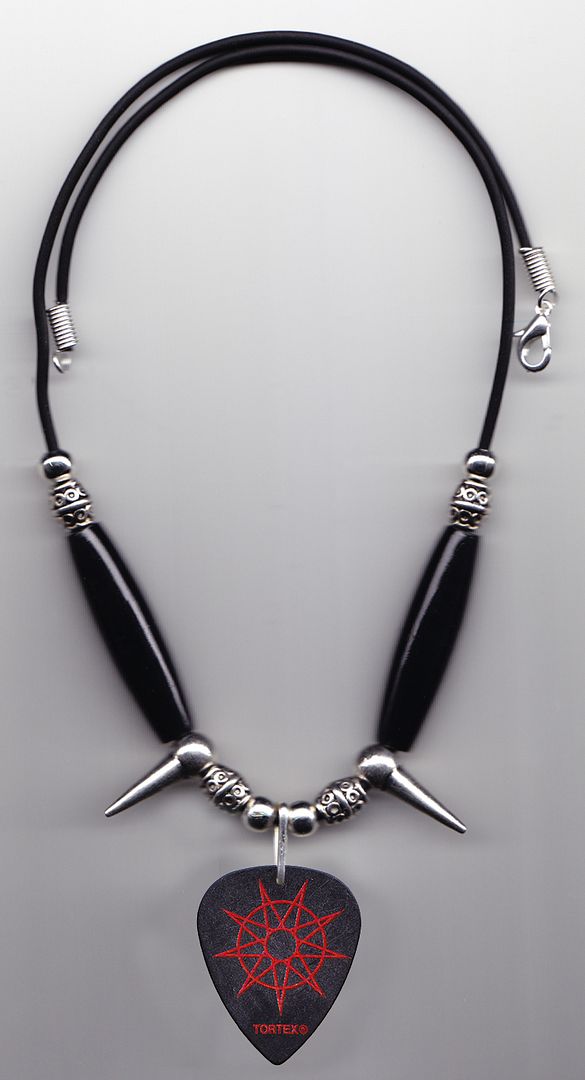 Photo Slipknot 2015 Collier noir_zpsssxmfihn.jpg