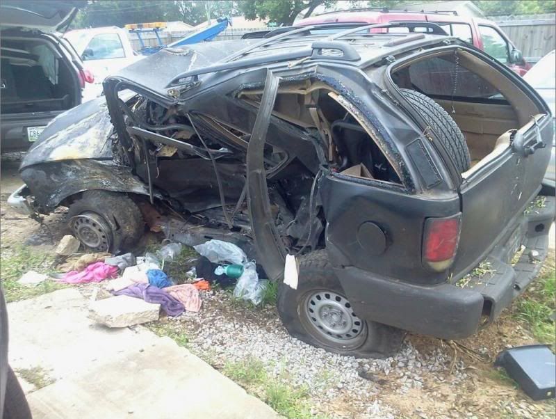 96 S10 Blazer vs. 08 VW Eos crash